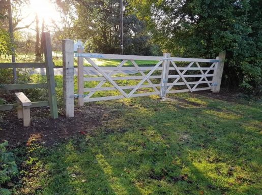 Bedford 5 Bar Wooden Gate